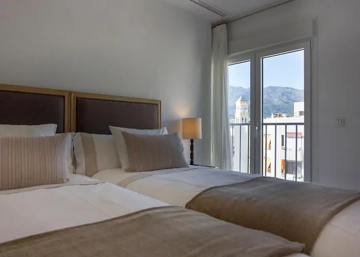 Polo Apartments, Jacaranda 8